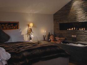 JAMES BOND schläft auf SWISSFEEL Matratze „No time for corona..“