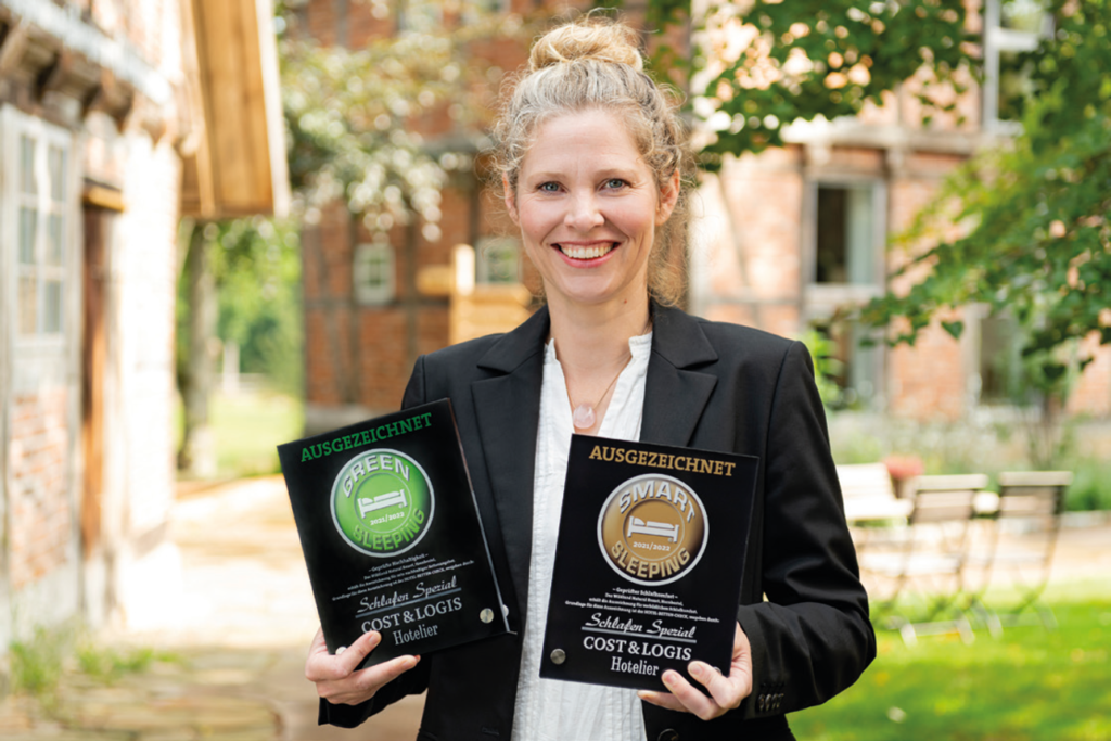 Auszeichnung sogar im Doppelpack: Inga Ali schmückt sich neben „Green Sleeping“ auch noch mit „Smart Sleeping“