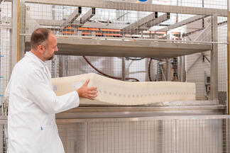 Photo: SWISSFEEL mattress being washed.
Source: SWISSFEEL.